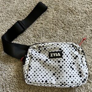 ZYIA Black and White Belt Bag